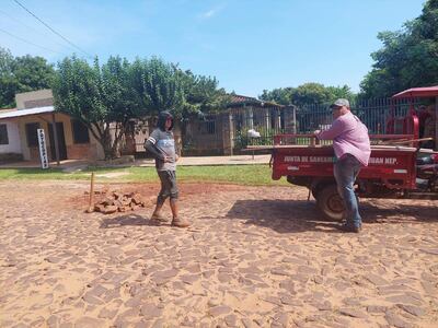 Operarios de la Junta Saneamiento Ambiental reparan un caño roto.
San Juan Nepomuceno
19 12 23
--
Antonio Caballero