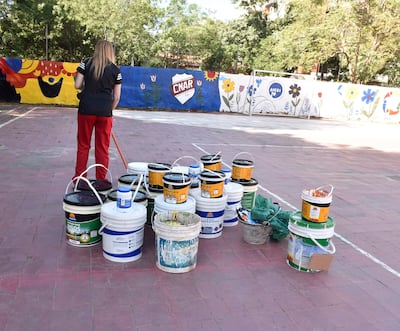 Reparación de pintura en el colegio Dr Alvarin Romero.