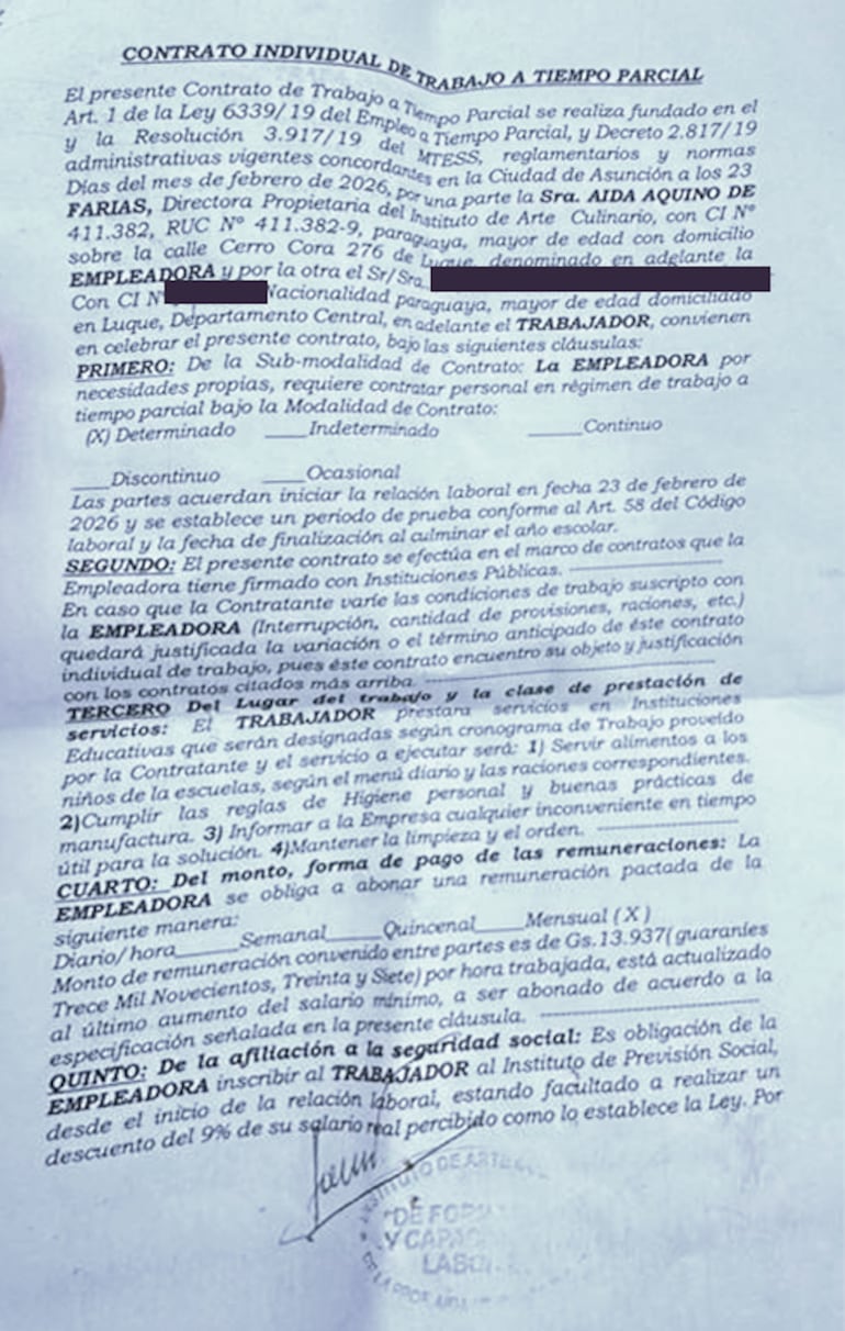 Contrato entregado en el evento político a favor de Hugo Farías.