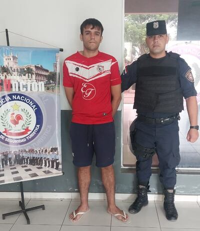 Detienen a joven por robo a motobolt en Asunción.