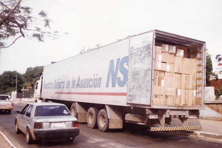 Primeros 40.000 jeans exportados con destino a Argentina.