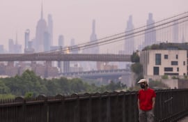 Humo de los incendios de Ontario, Canadá, afectan la calidad del aire de Nueva York, donde se disputará la final de la Copa Mundial de Fútbol.