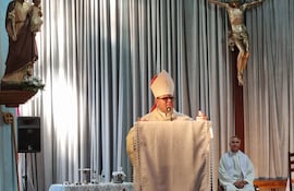 El obispo Osmar López llamó a vivir una fe auténtica en la resurrección de Jesús durante la misa de Pascua en San Juan Bautista, Misiones.