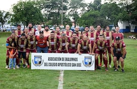 Plantel del FC2007, campéon del Clausura de la Asociación de Exalumnos del Apostólico San José.