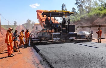 El MOPC firmó el contrato para el asfaltado de la ruta PY10.