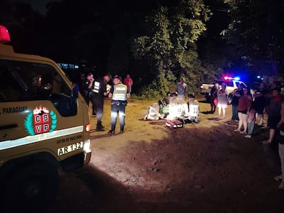 Moto Bolt y pasajero baleados en violento asalto en San Antonio.