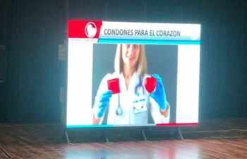 Presentación de material “12 Ciencias para la educación de la sexualidad y la afectividad en la escuela y la familia” a docentes de escuelas públicas de Ciudad del Este