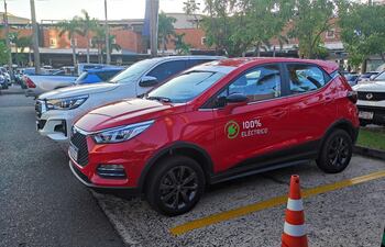 En Paraguay existe una ley, la 6925/2022, que libera de Impuesto al Valor Agregado e impuestos aduaneros a vehículos eléctrico.