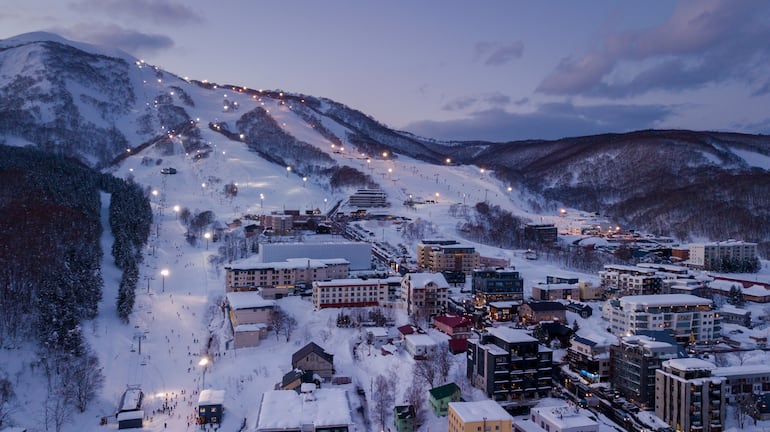 Niseko al anochecer, Japón.
