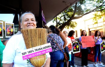 De acuerdo con datos oficiales del MTESS, en el país operan unos 235.000 trabajadores en el servicio doméstico.