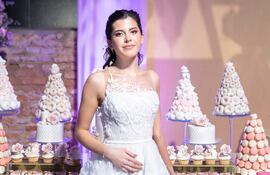 Hermosa lució Nicole Annhas Peralta en la noche de su fiesta de cumpleaños.