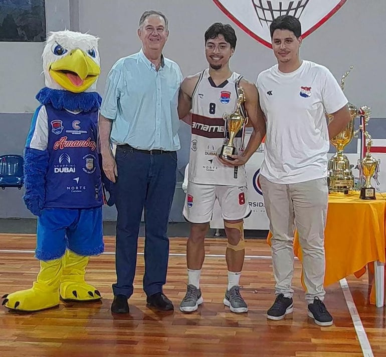 El amambaiense Hugo Ramos, el MVP de la serie final.