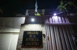 Entrada de laa embajada de Argentina en Caracas.