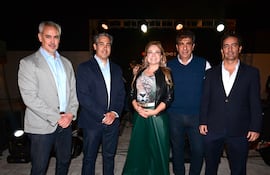 Rafael Angulo, Luis Angulo, Daniela Cortes, Christian Daud y Rodrigo Diaz de Vivar en la inauguración de Insignia Soho 2