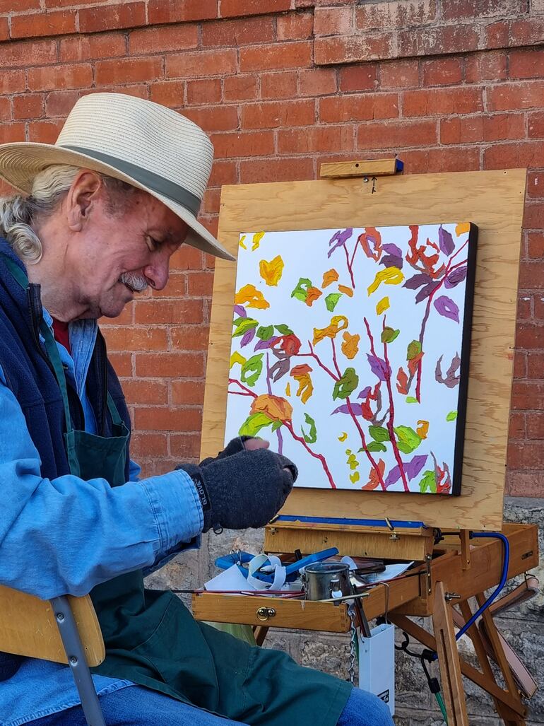 Los inicios de Canyon Road como foco de creatividad y visión artística se remontan al siglo XX cuando la calidad del aire, la luz y los paisajes atrajeron a creativos y pensadores no convencionales.