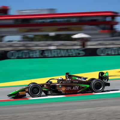 El piloto del equipo alemán AIX Racing Joshua Duerksen estuvo bien encaminado en la carrera principal, pero tuvo que despedirse muy temprano debido a una falla en el motor de su monoplaza.