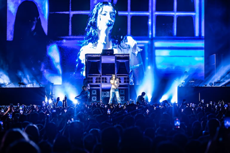 Lorde hechizó a un público que venía esperando su presencia en Paraguay durante años.