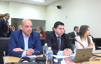 Así luce actualmente el condenado Miguel Ángel de la Cruz Robles Ibarra (izq.).