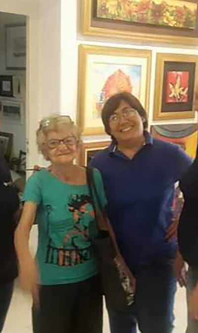 Ángela y Laura en la Galería Exaedro.