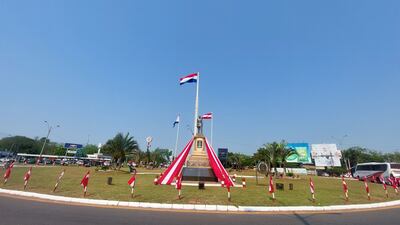 Rotonda y monumento del Coronel Florentín Oviedo.