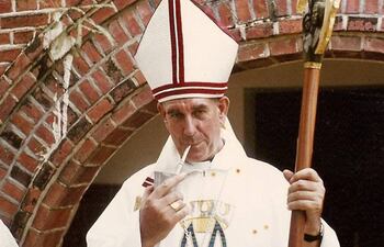 Fotografía de archivo del sacerdote Pedro Shaw, conocido como "Pa'i Puku" por su altura de casi dos metros.