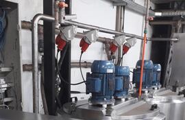 El trabajador se encontraba realizando limpieza en el sector de máquinas, al momento de recibir la fuerte descarga eléctrica.