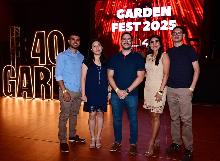 Derlis Cabañas, Chen Lin, Fabián Pedrozo, Fátima Esquivel y José Aguirre.