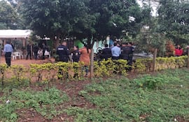 Residencia del suboficial inspector Herminio Ojeda González (+), donde el agente policial está siendo velado tras ser ejecutado en Naranjito, Ybyrarobaná.