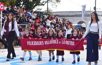 Niñas del nivel inicial del Centro Regional de Educación Natalicio Talavera.