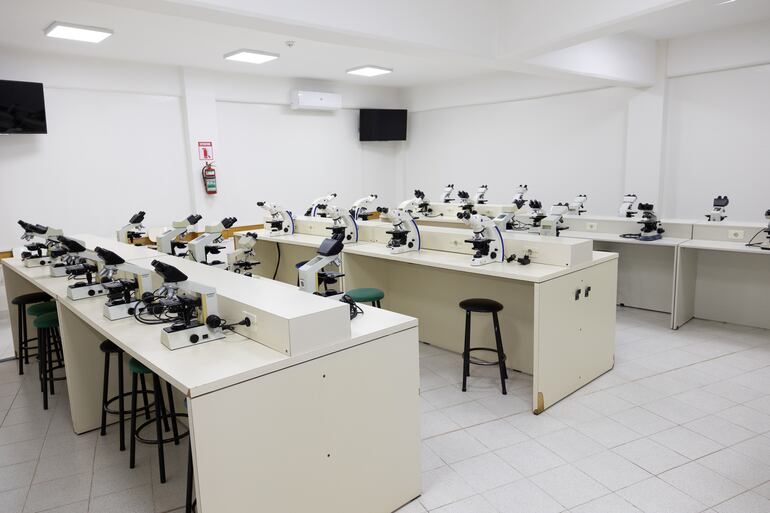 UniNorte cuenta con salas equipadas con materiales adecuados para el aprendizaje.