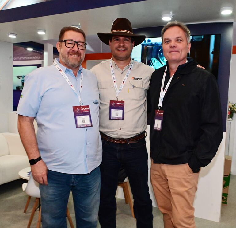 Marcelo Arruda, Raphael Monteiro y Francisco Strauhs. 