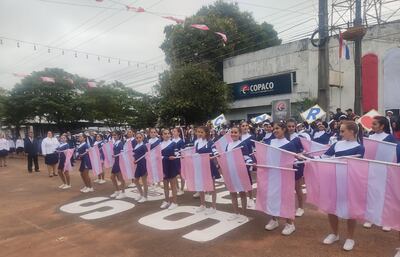 La Armada Paraguaya aprovechó la ocasión para llevar asistencia médica a Villa del Rosario.