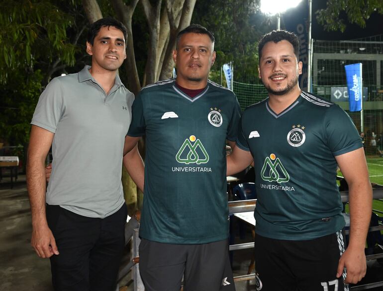 Gustavo Lugo, Rodrigo López y  Adrián Capdevila. 