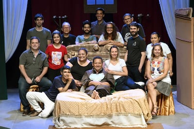 El equipo de Arlequín Teatro trabajando para llevar adelante el estreno de "El enfermo imaginario".