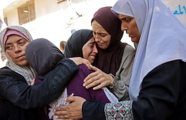 Los ataques israelíes contra la Franja de Gaza mataron al menos a 62 palestinos este viernes