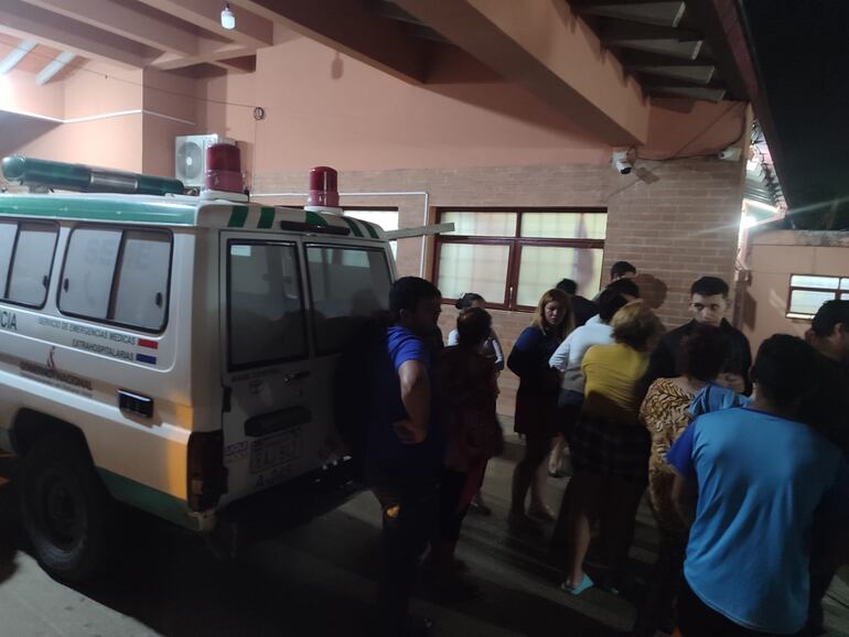 Tres fallecidos y varios heridos por electrocución que iban sobre techo de camión en Villeta.