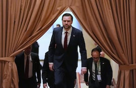 JD Vance (C), vicepresidente de Estados Unidos, llega a Pakistán, para las negociaciones entre EE.UU. e Irán.