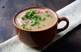 Caldo de porotos.