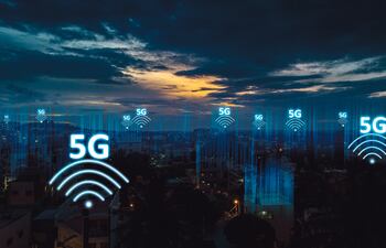 Con más dispositivos conectados, la superficie de ataque se amplía, haciendo fundamental la implementación de estándares robustos de seguridad y cifrado, según expertos.