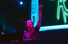 El reconocido DJ y productor Steve Aoki volverá a presentarse en Paraguay. Esta vez lo hará en la ciudad de San Bernardino.