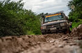 El TACPy, en su paso por la afectada zona de la línea fronteriza con Bolivia. Fotos: Nicolás Ermakoff.