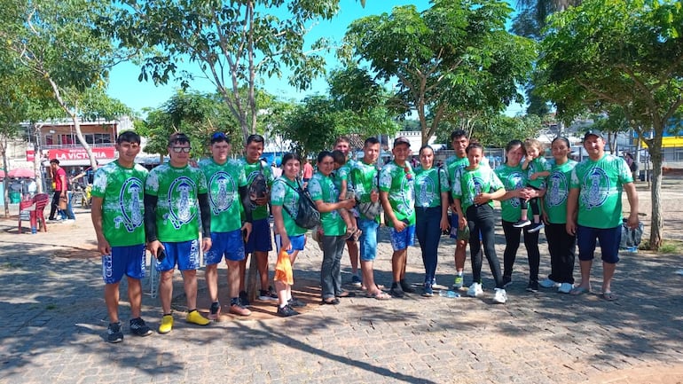 Caacupé: la fe católica se hace sentir con los “promeseros” que llegan hasta la Virgen Serrana