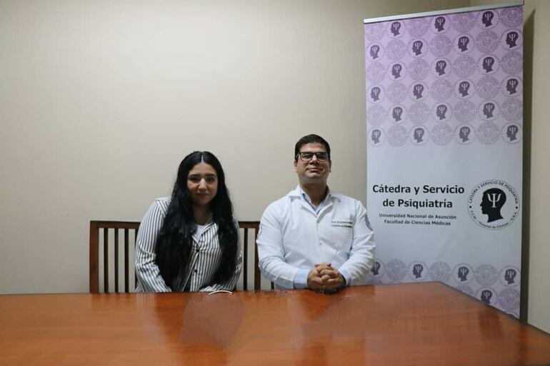 María Silva y el Prof. Dr. Víctor Silva.