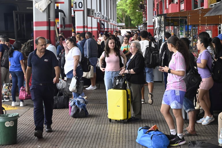 El itinerario de buses fue liberado desde el mediodía de ayer. 