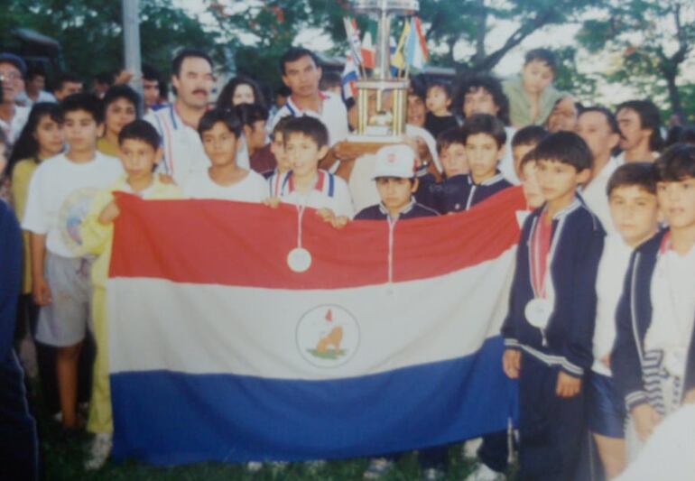 La Albirroja Sub 12 fue campeona de manera invicta y fue recibida en el Consejo de Deportes.