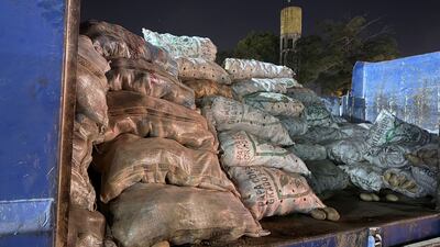 Incautan 270 bolsas de papas y cebollas de contrabando en Abasto