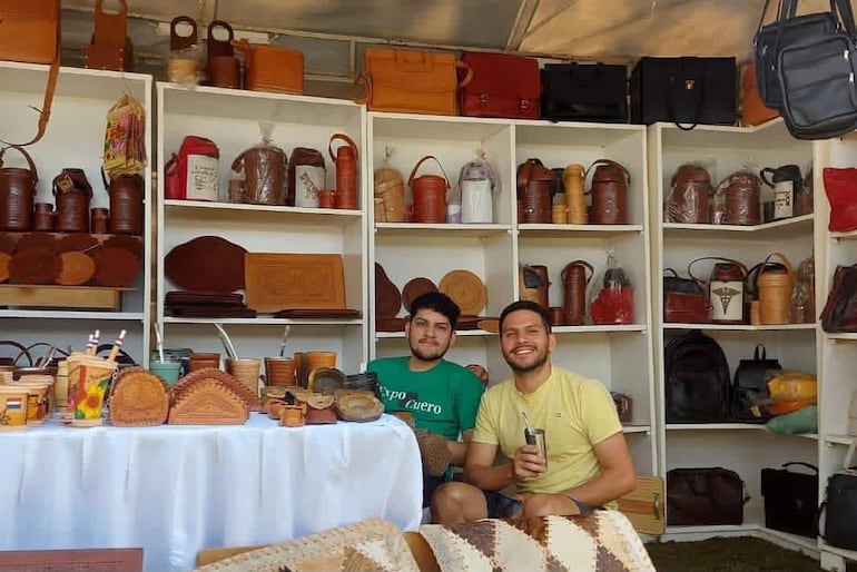 Los artesanos de Atyrá luchan cada día para mantener viva su tradición.