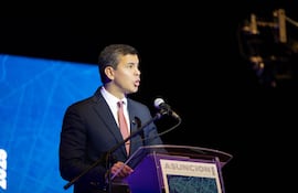 Santiago Peña durante su discurso en la apertura del Foro de Madrid realizado en Asunción, 2025.