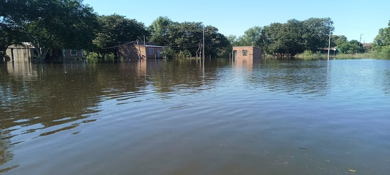 La comunidad de Puerto Itá del distrito de Genel Díaz amaneció bajo agua.