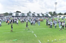 Fiesta en la Arboleda de Santísima Trinidad, con el ascenso de Rubio Ñu a la máxima categoría de nuestro fútbol.